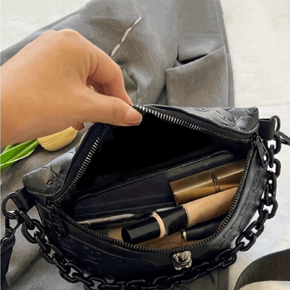 Skull Detail Fanny Pack, Black Skull Crossbody, Black Skull Shoulder Bag - Picture 12 of 12